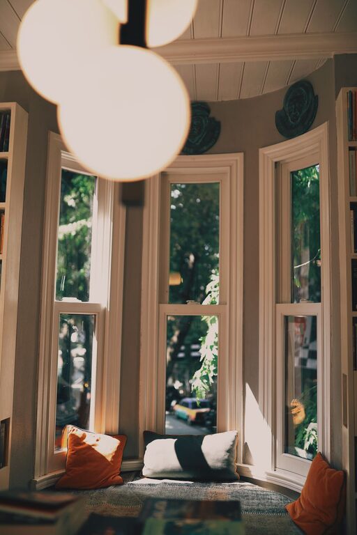 Tips for Creating a Cozy and Inviting Reading Nook at Home